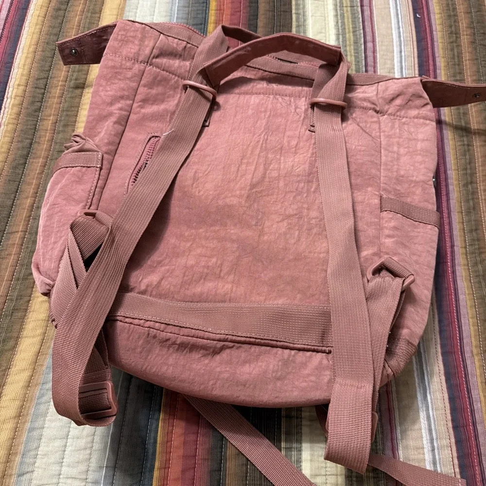 Tommy Bahama Convertible Backpack Laptop Bag Crossbody Maroon/deep pink
